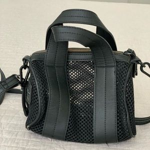 Hot Top cross body bag
